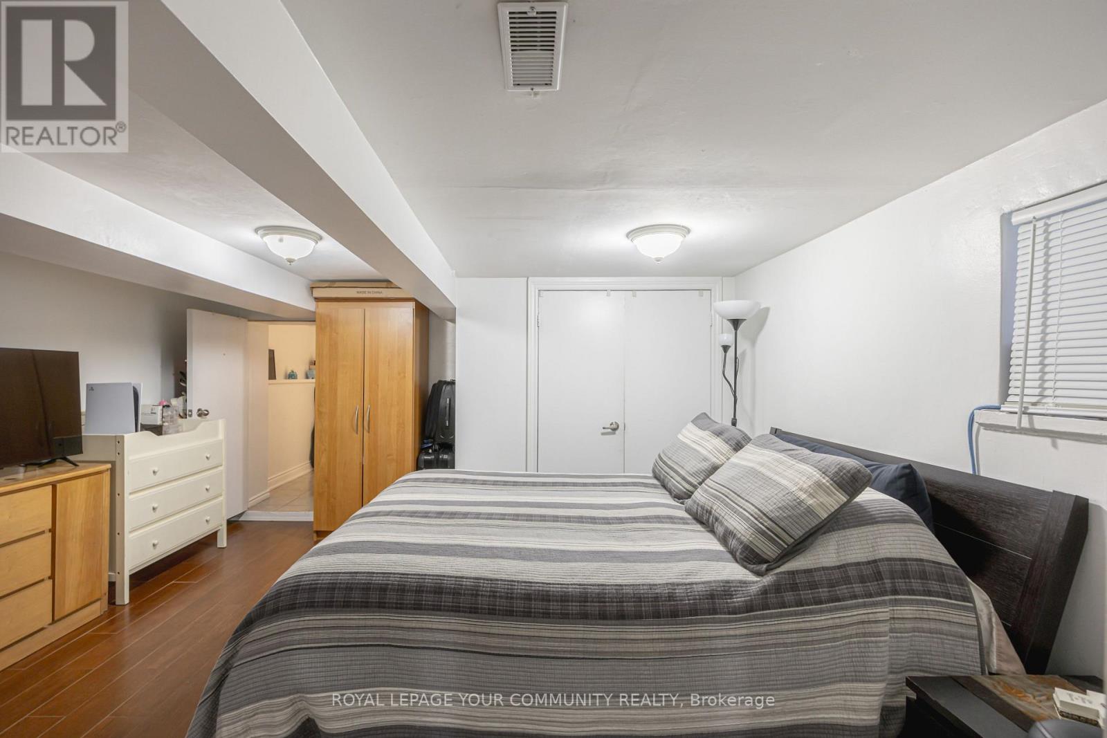154 Day Avenue, Toronto, Ontario  M6E 3W3 - Photo 8 - W12436256