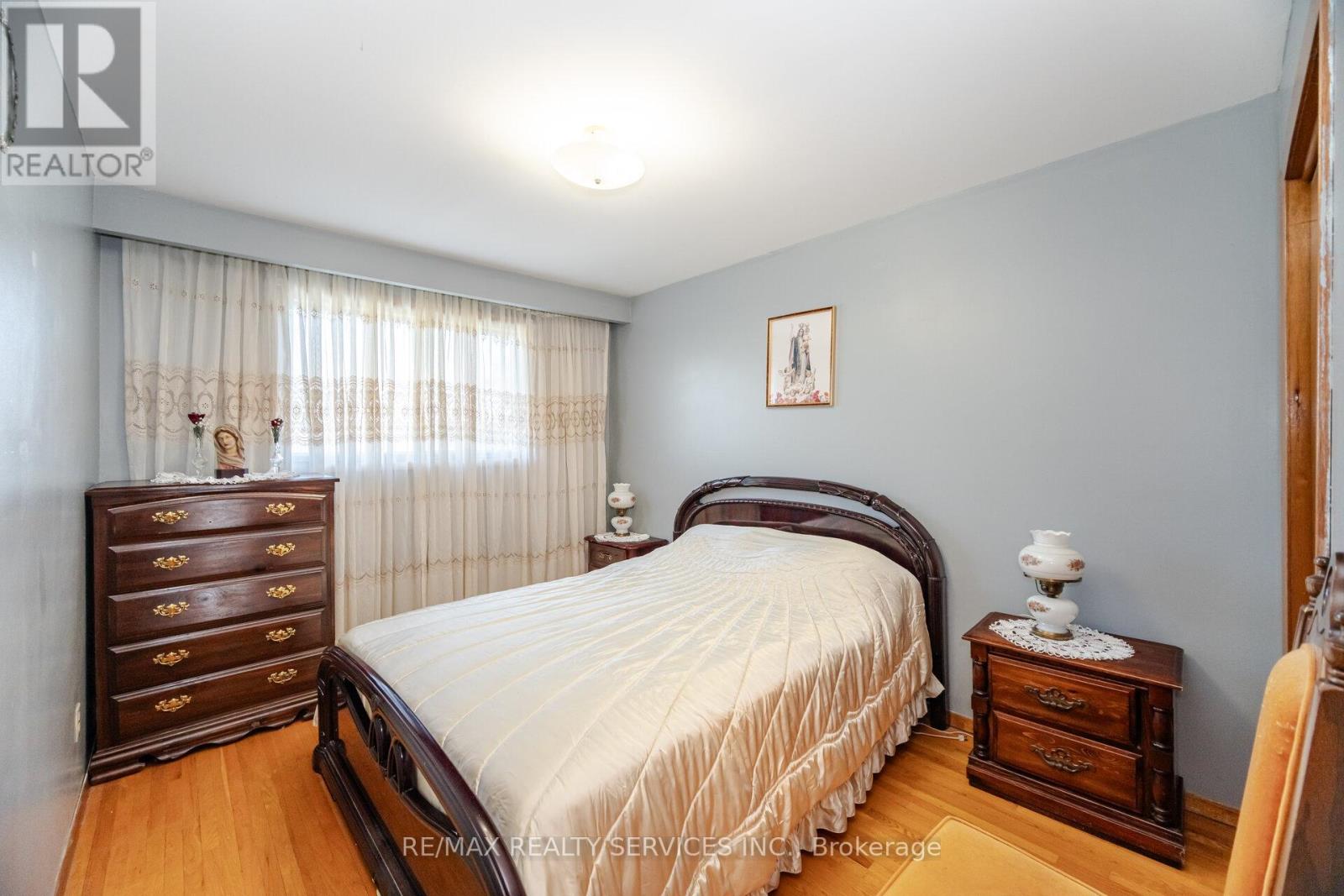 33 Tolton Drive, Brampton, Ontario  L6V 2P9 - Photo 24 - W12436267