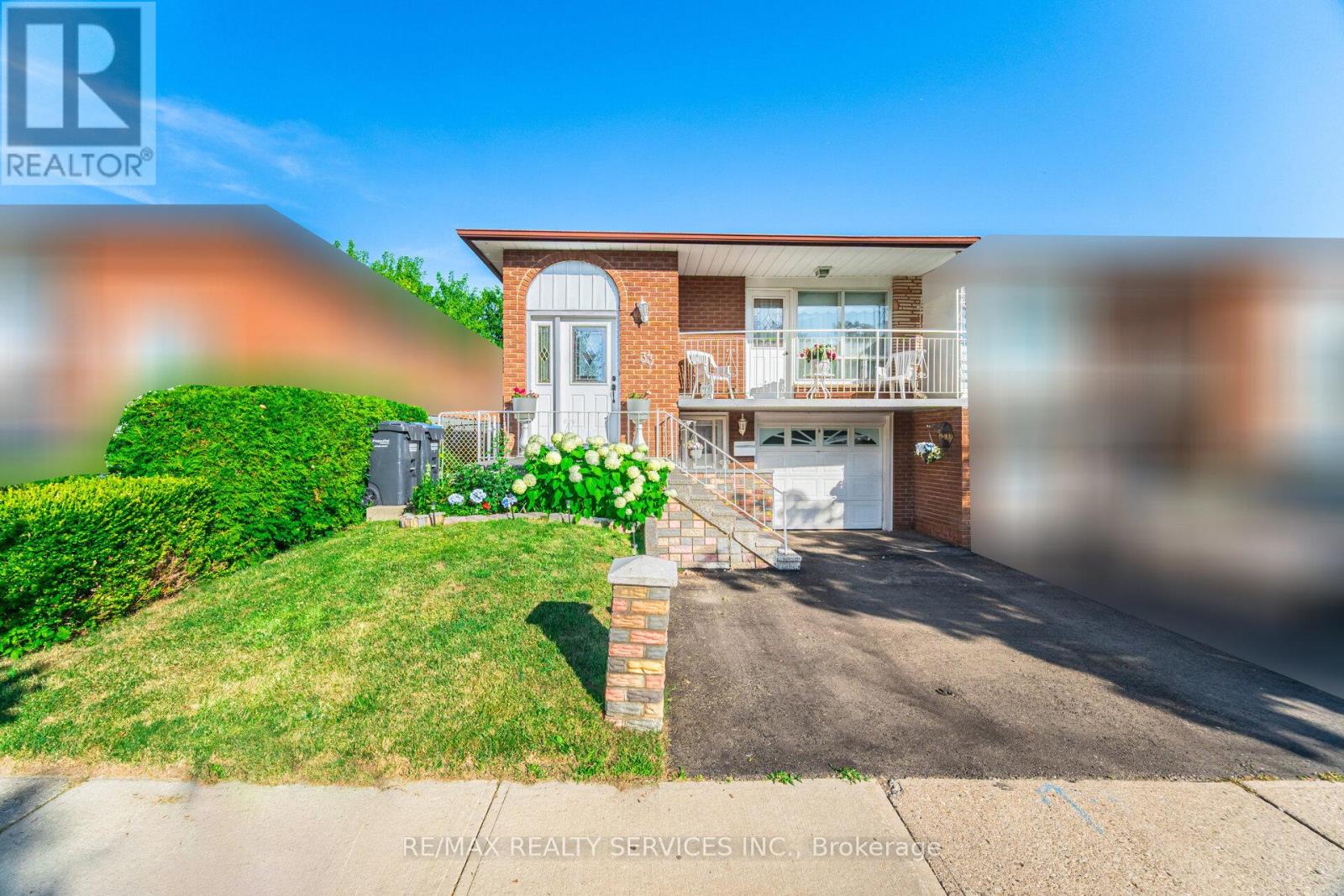 33 Tolton Drive, Brampton, Ontario  L6V 2P9 - Photo 3 - W12436267