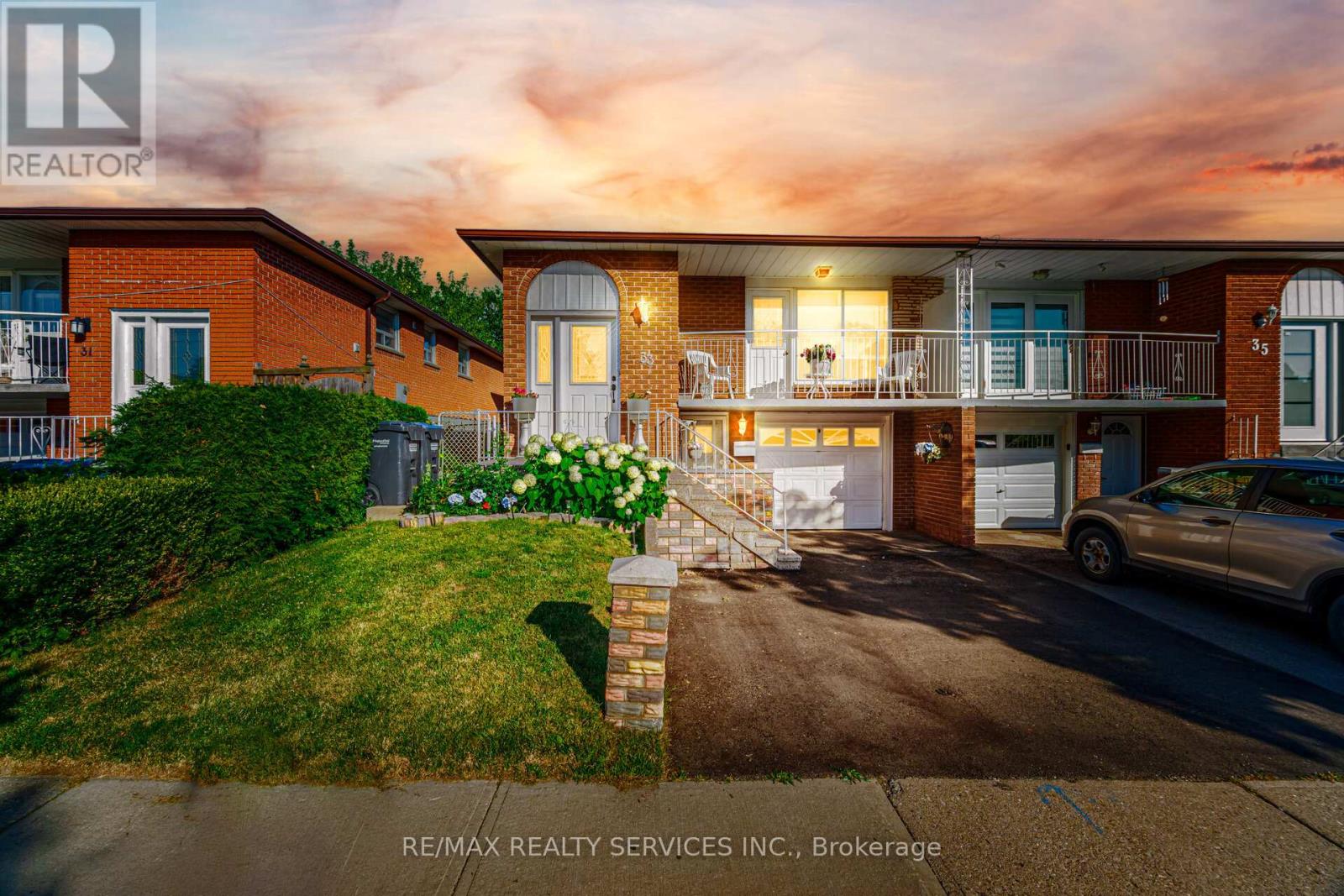 33 Tolton Drive, Brampton, Ontario  L6V 2P9 - Photo 4 - W12436267