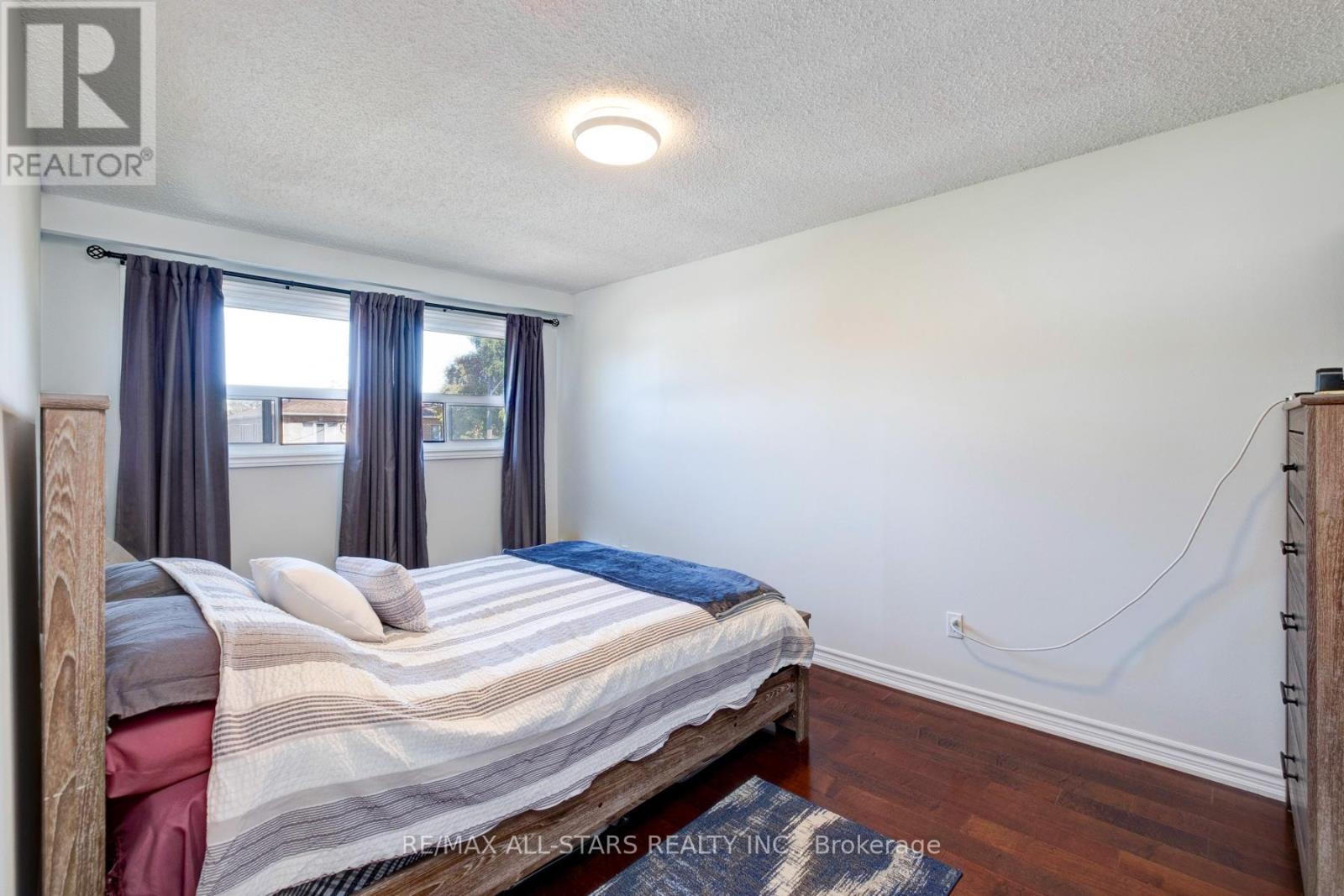 8a Ruthven Place, Toronto, Ontario  M6N 2R5 - Photo 19 - W12436269