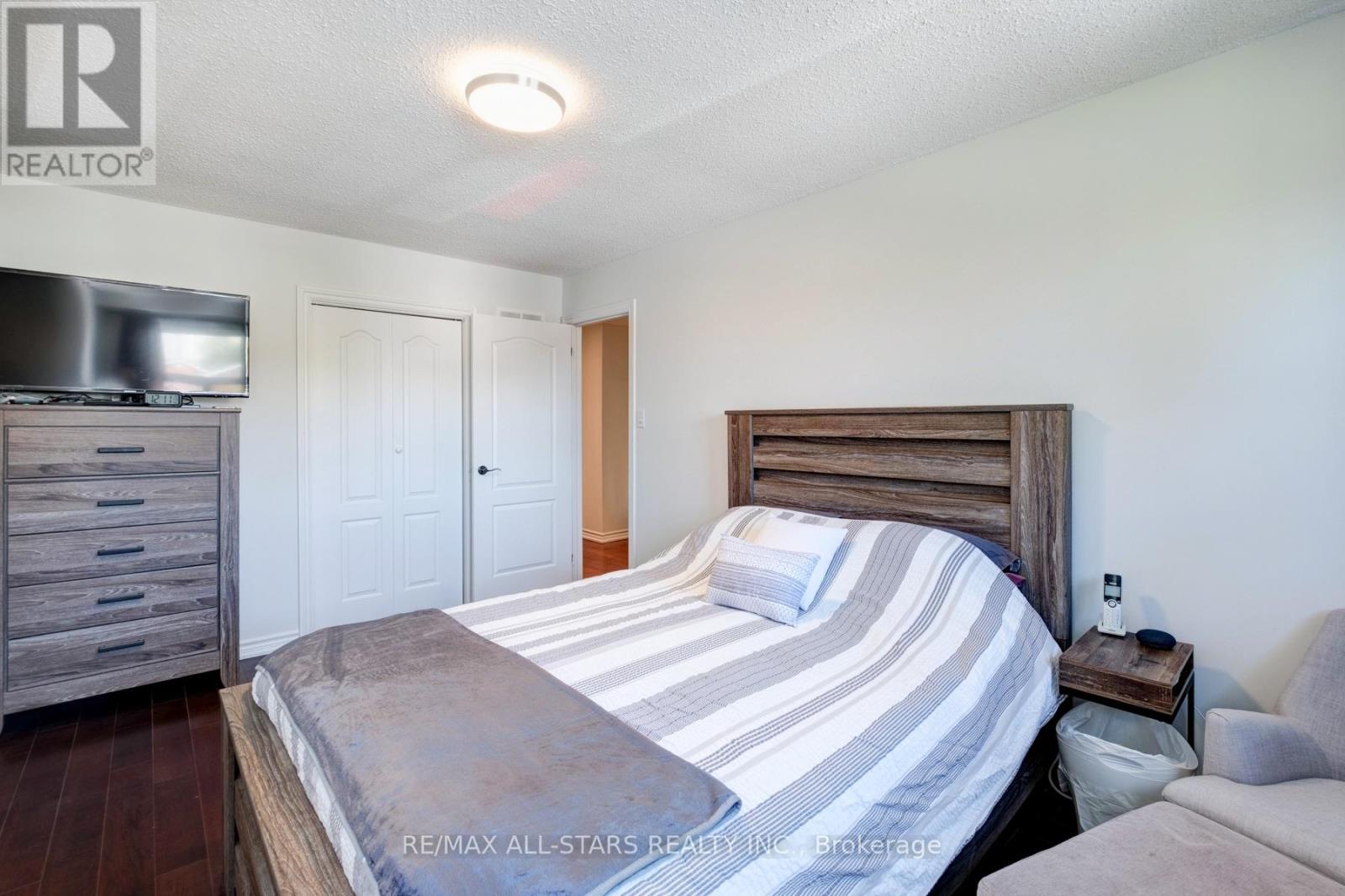 8a Ruthven Place, Toronto, Ontario  M6N 2R5 - Photo 20 - W12436269