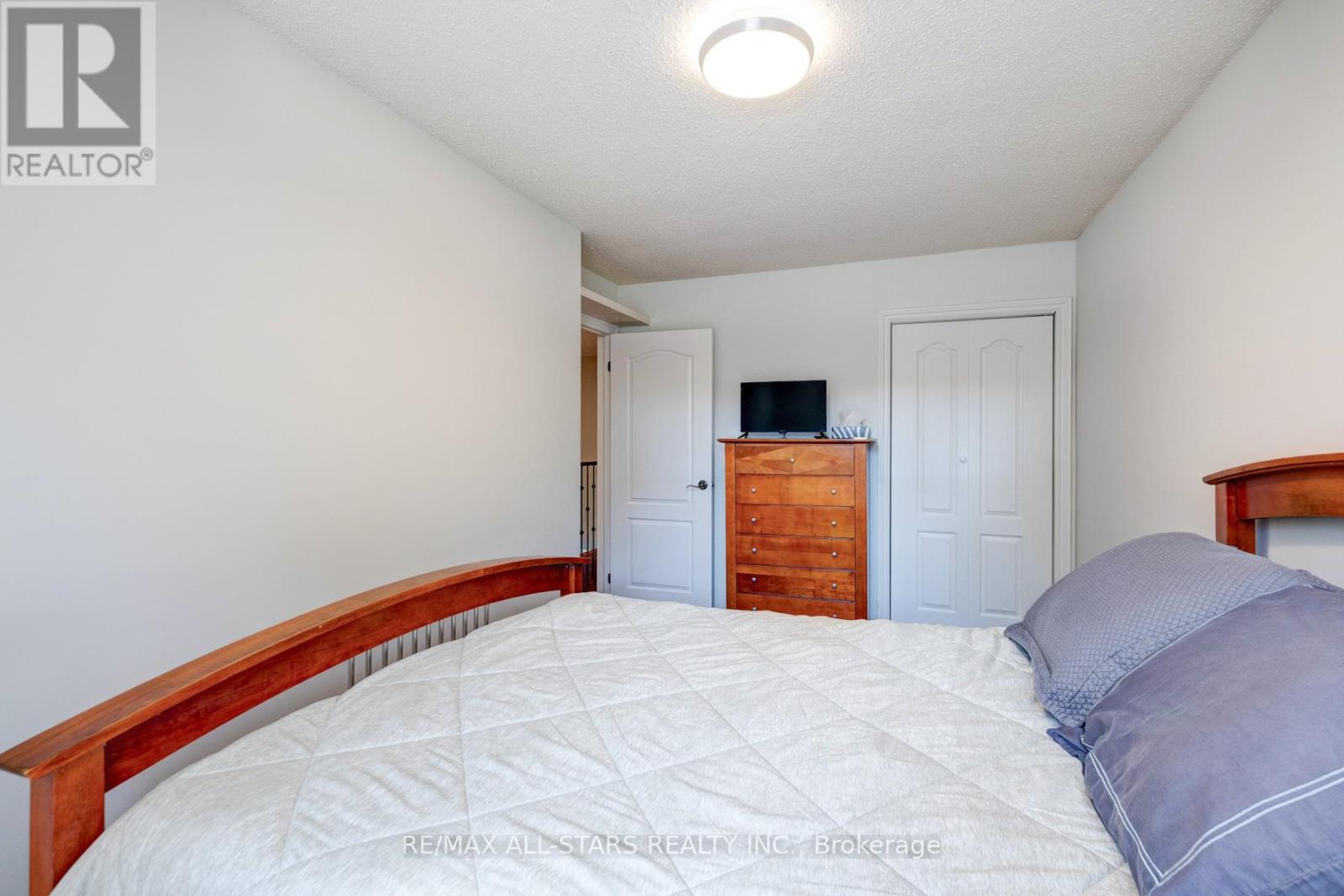 8a Ruthven Place, Toronto, Ontario  M6N 2R5 - Photo 22 - W12436269