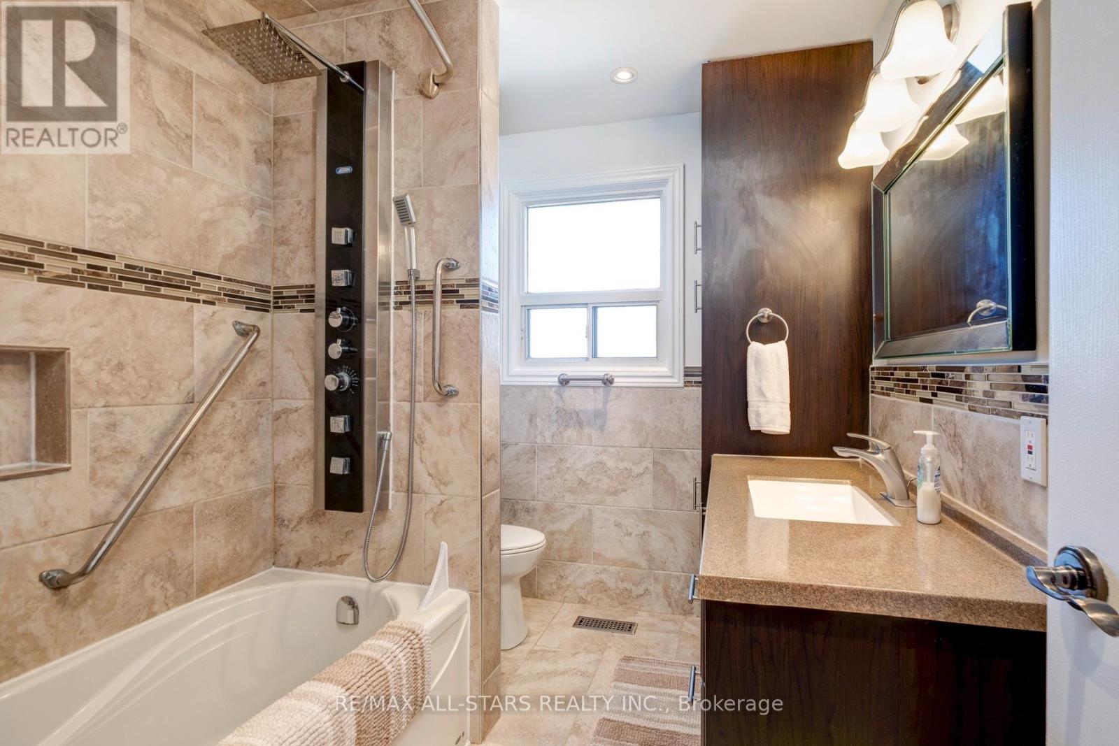 8a Ruthven Place, Toronto, Ontario  M6N 2R5 - Photo 24 - W12436269