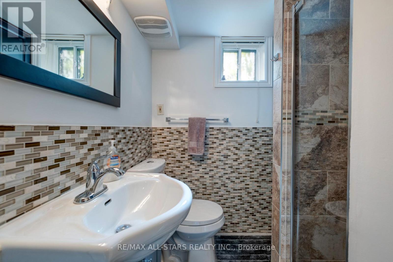 8a Ruthven Place, Toronto, Ontario  M6N 2R5 - Photo 27 - W12436269