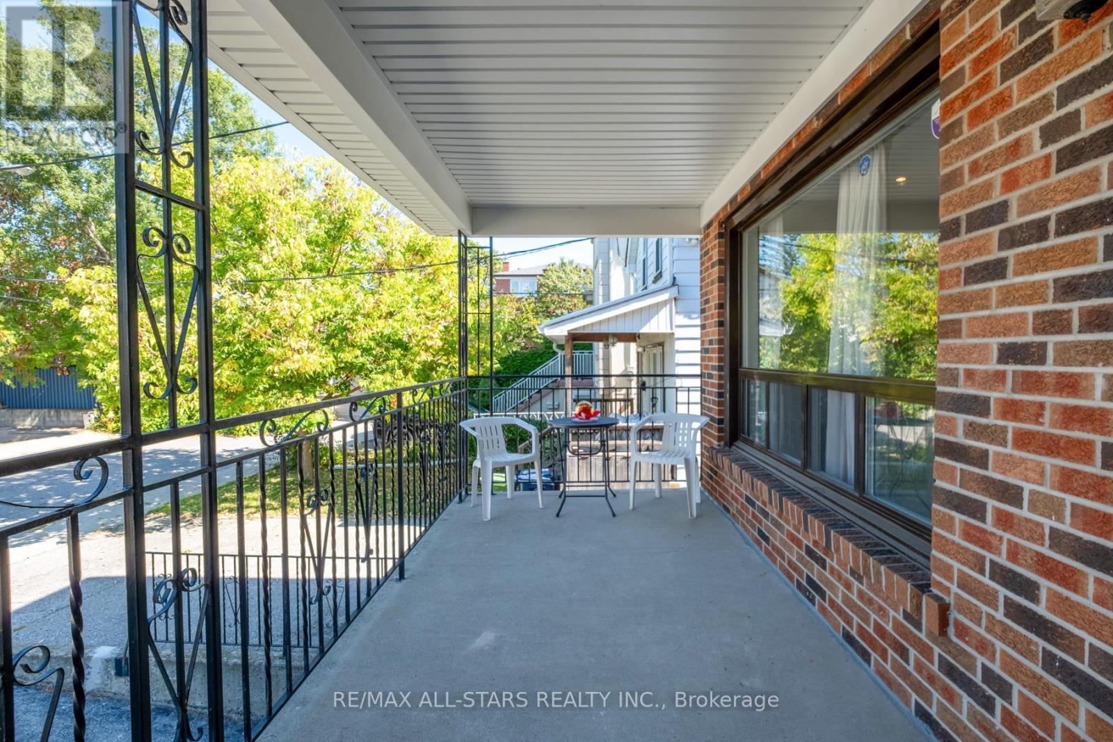 8a Ruthven Place, Toronto, Ontario  M6N 2R5 - Photo 5 - W12436269