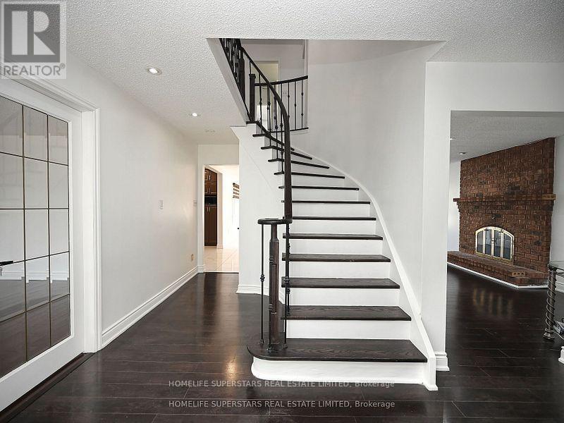 20 Bexley Court, Brampton, Ontario  L6W 4B2 - Photo 14 - W12436295