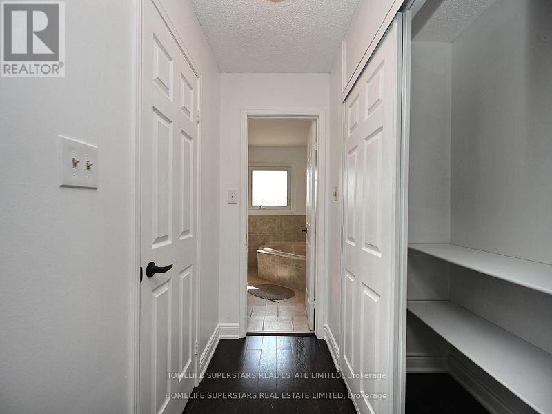20 Bexley Court, Brampton, Ontario  L6W 4B2 - Photo 16 - W12436295