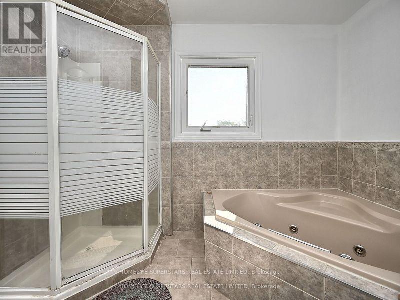 20 Bexley Court, Brampton, Ontario  L6W 4B2 - Photo 19 - W12436295