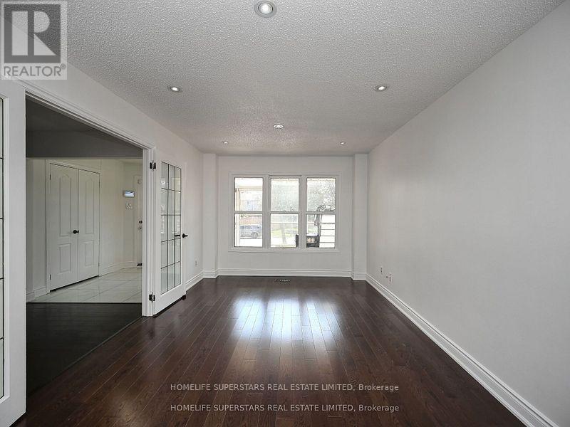 20 Bexley Court, Brampton, Ontario  L6W 4B2 - Photo 7 - W12436295