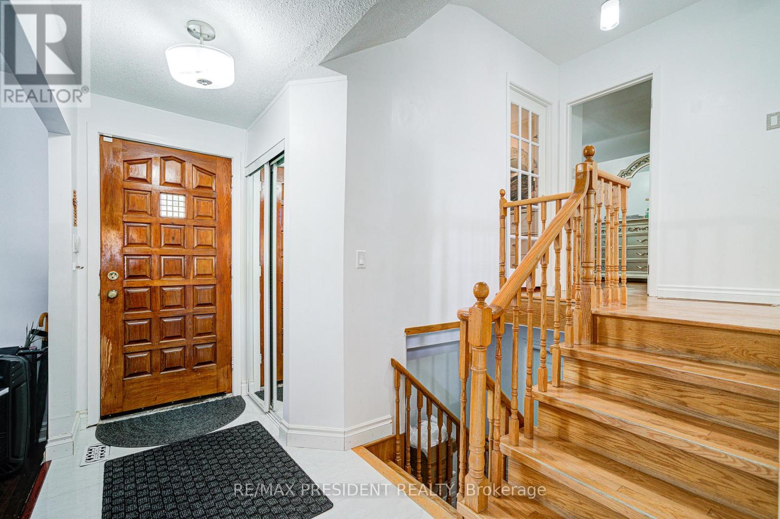 74 Bloomington Crescent, Toronto, Ontario  M3N 1R1 - Photo 16 - W12436306