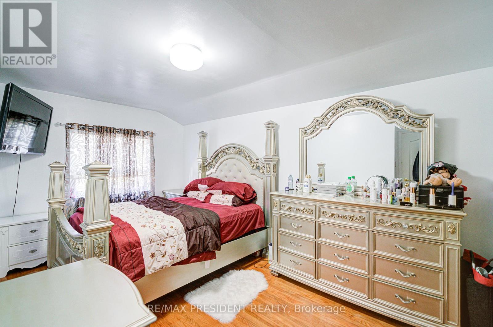 74 Bloomington Crescent, Toronto, Ontario  M3N 1R1 - Photo 21 - W12436306