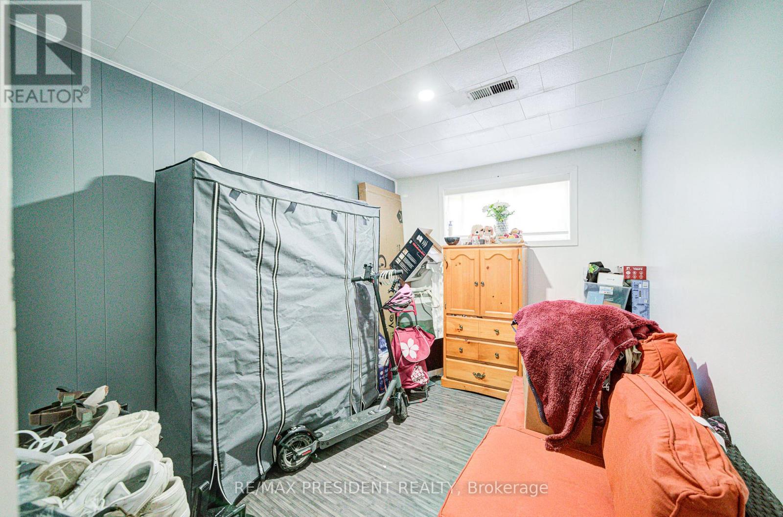 74 Bloomington Crescent, Toronto, Ontario  M3N 1R1 - Photo 28 - W12436306