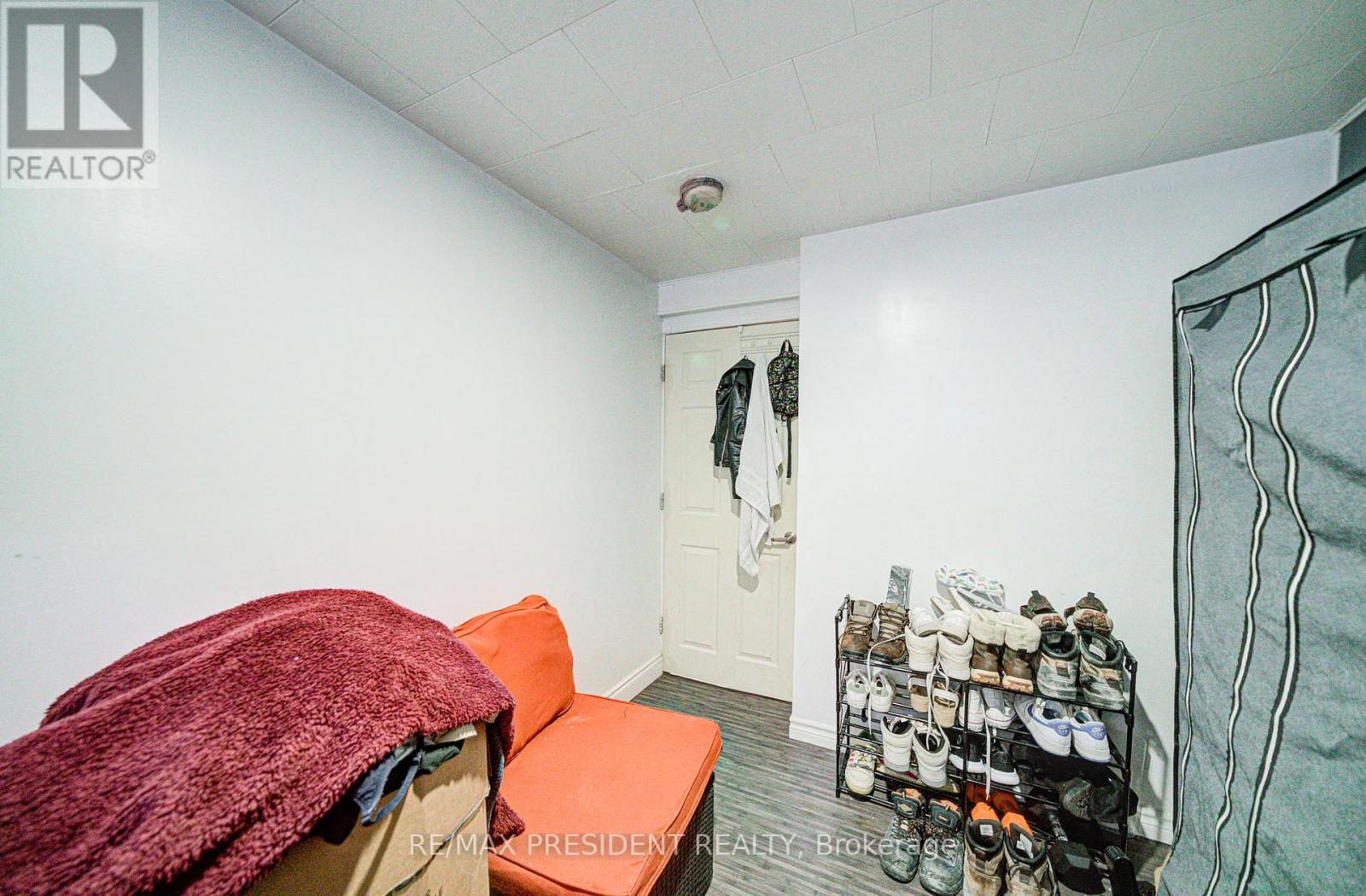 74 Bloomington Crescent, Toronto, Ontario  M3N 1R1 - Photo 29 - W12436306