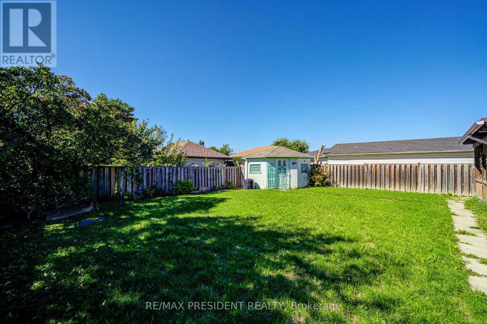 74 Bloomington Crescent, Toronto, Ontario  M3N 1R1 - Photo 45 - W12436306