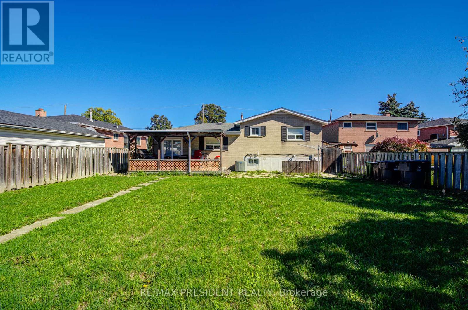 74 Bloomington Crescent, Toronto, Ontario  M3N 1R1 - Photo 46 - W12436306