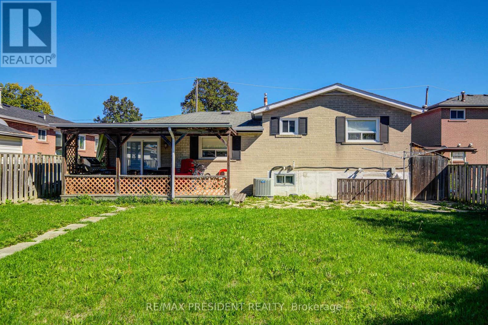 74 Bloomington Crescent, Toronto, Ontario  M3N 1R1 - Photo 48 - W12436306