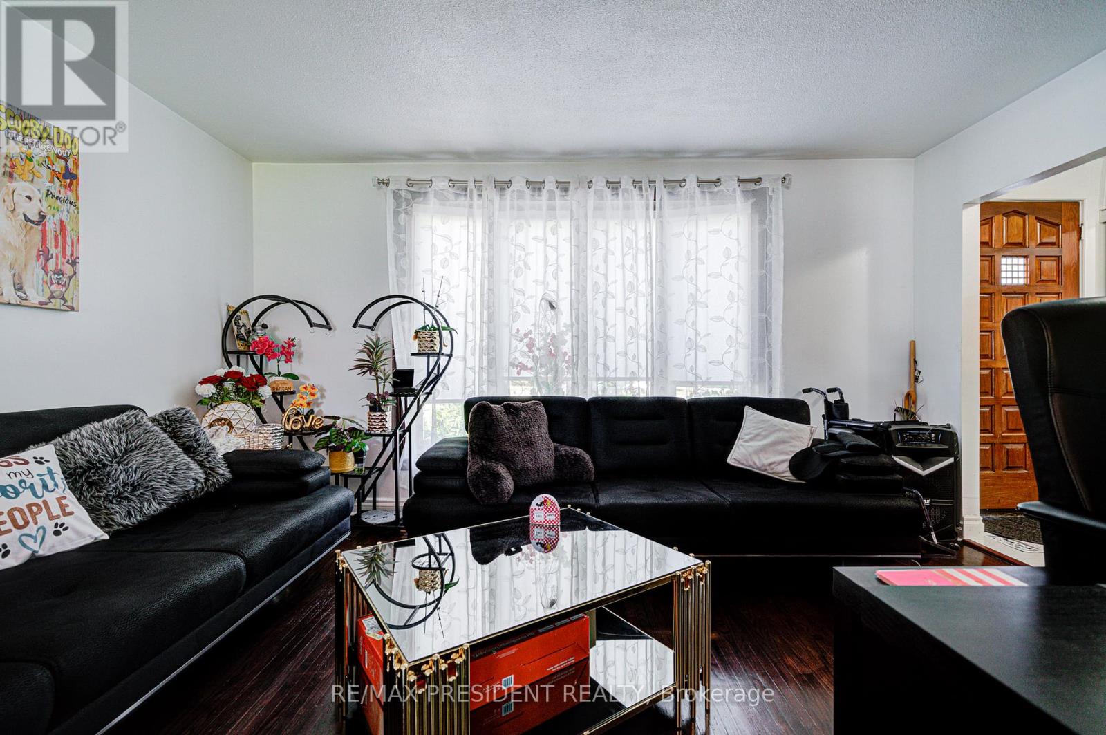74 Bloomington Crescent, Toronto, Ontario  M3N 1R1 - Photo 9 - W12436306
