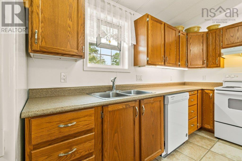 8 Fourth Street, Lucasville, Nova Scotia  B4B 1R1 - Photo 11 - 202522936