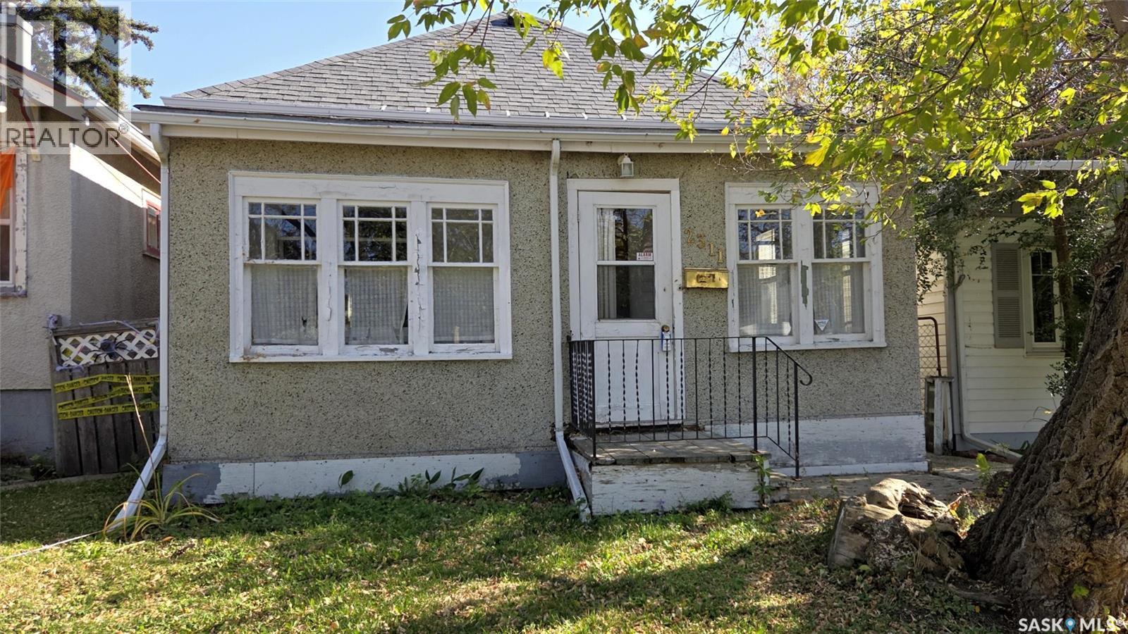 2311 Reynolds Street, Regina, Saskatchewan  S4N 3N6 - Photo 2 - SK019723