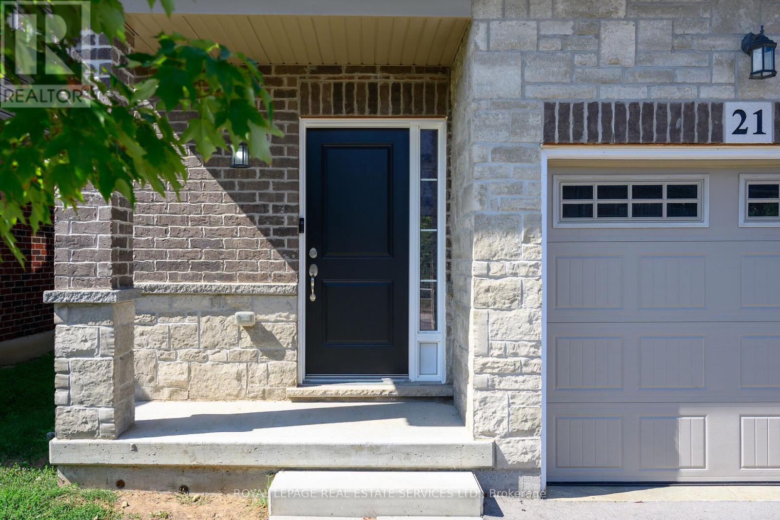 21 Garlent Avenue, Hamilton, Ontario  L9K 0J9 - Photo 2 - X12436216