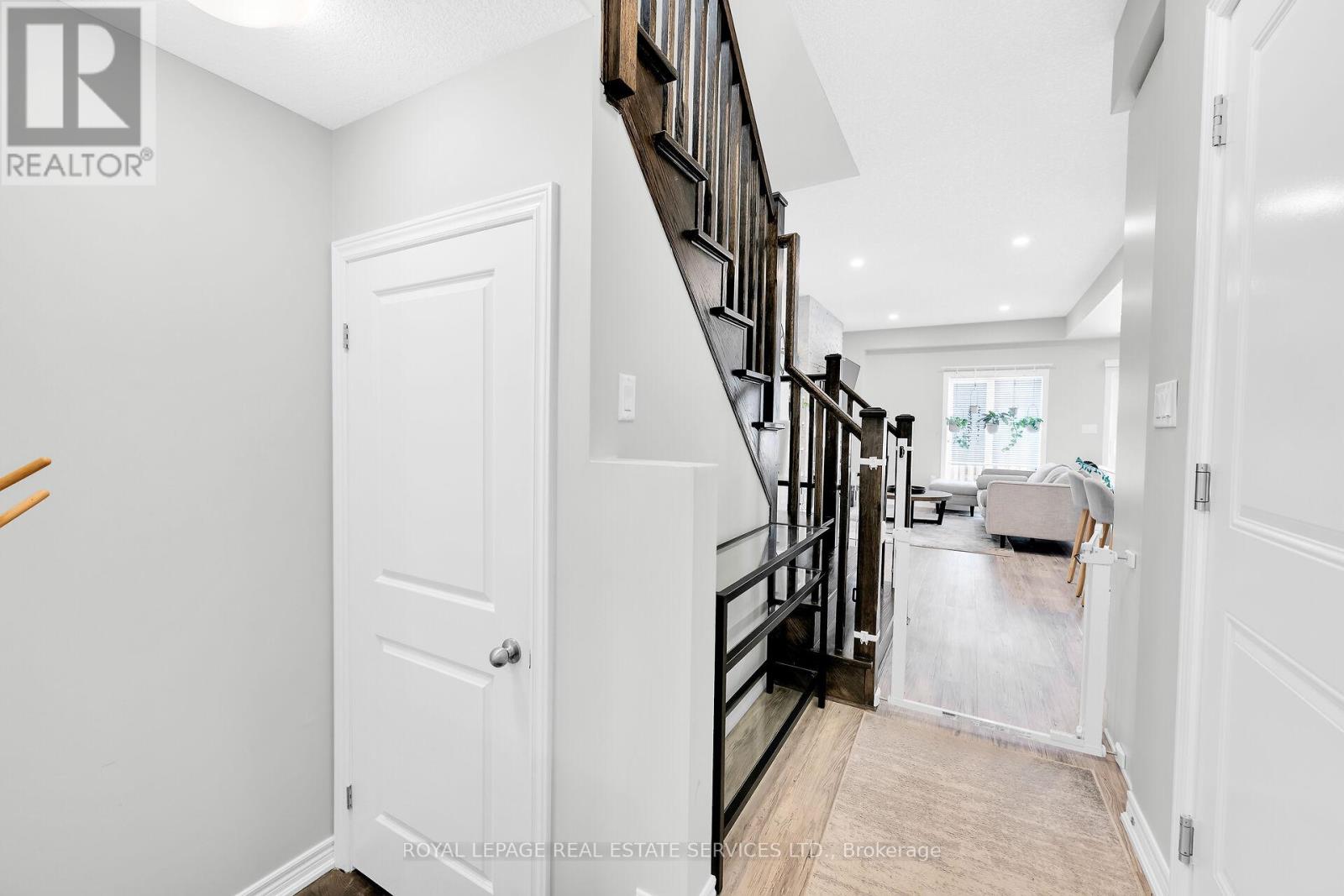 21 Garlent Avenue, Hamilton, Ontario  L9K 0J9 - Photo 4 - X12436216