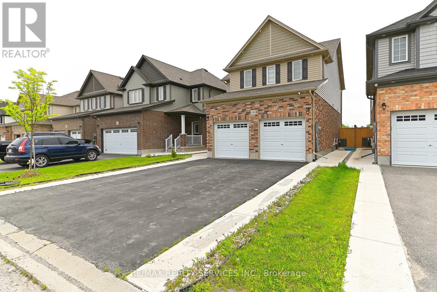 1320 CALAIS DRIVE, Woodstock, Ontario