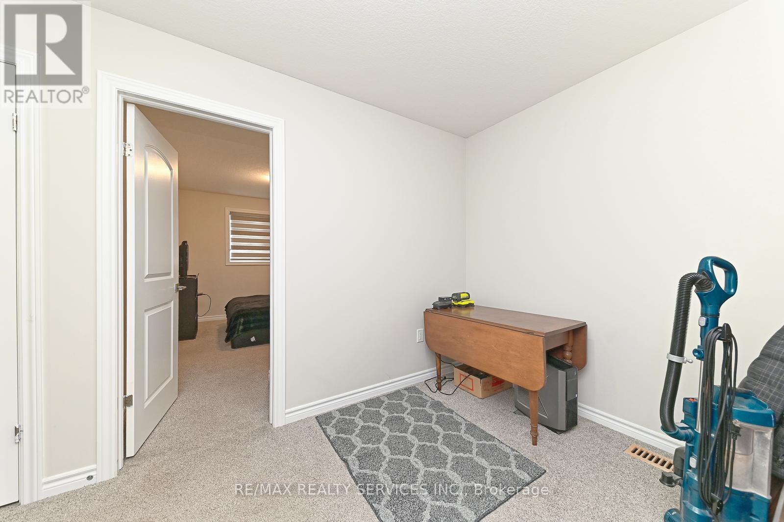 1320 Calais Drive, Woodstock, Ontario  N4T 0L8 - Photo 11 - X12436234