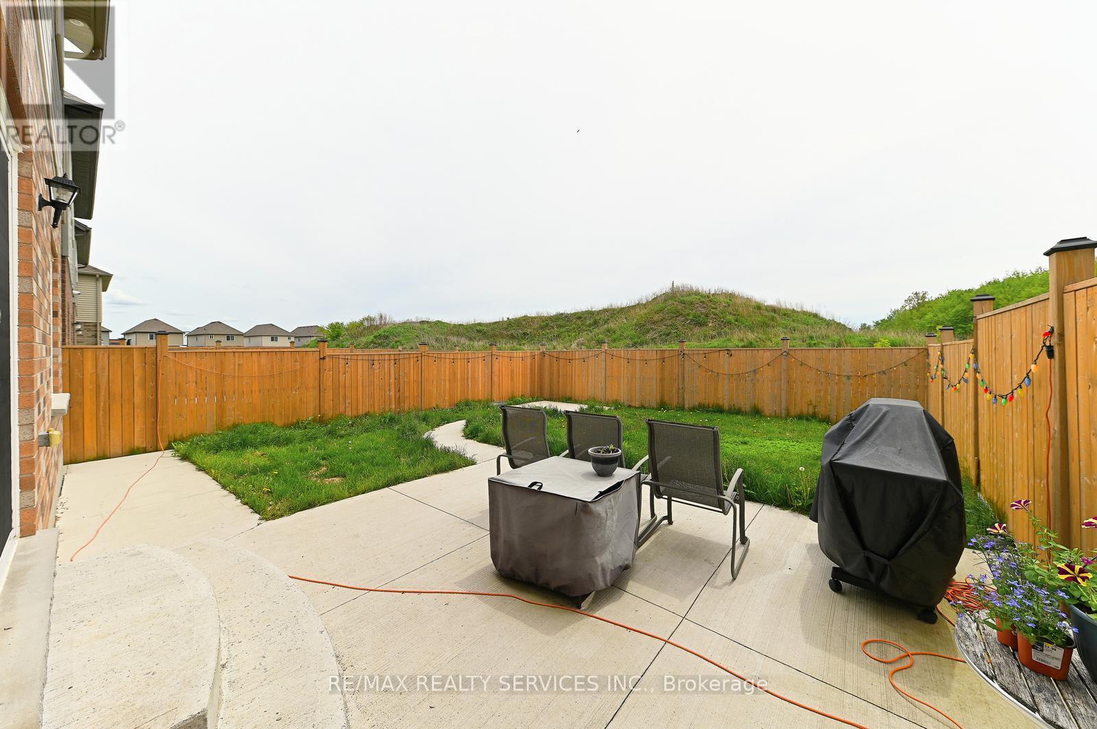1320 Calais Drive, Woodstock, Ontario  N4T 0L8 - Photo 39 - X12436234