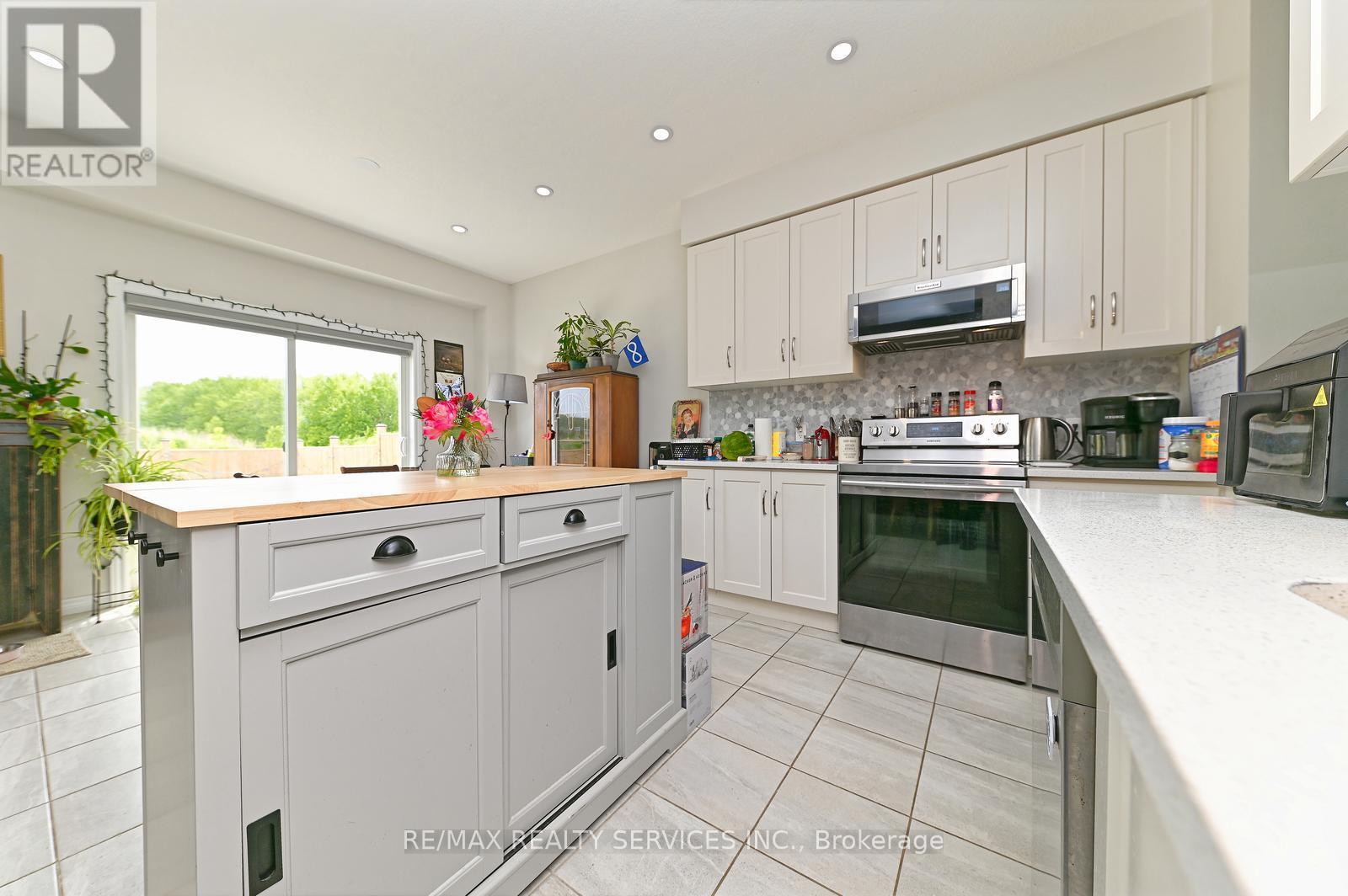 1320 Calais Drive, Woodstock, Ontario  N4T 0L8 - Photo 7 - X12436234