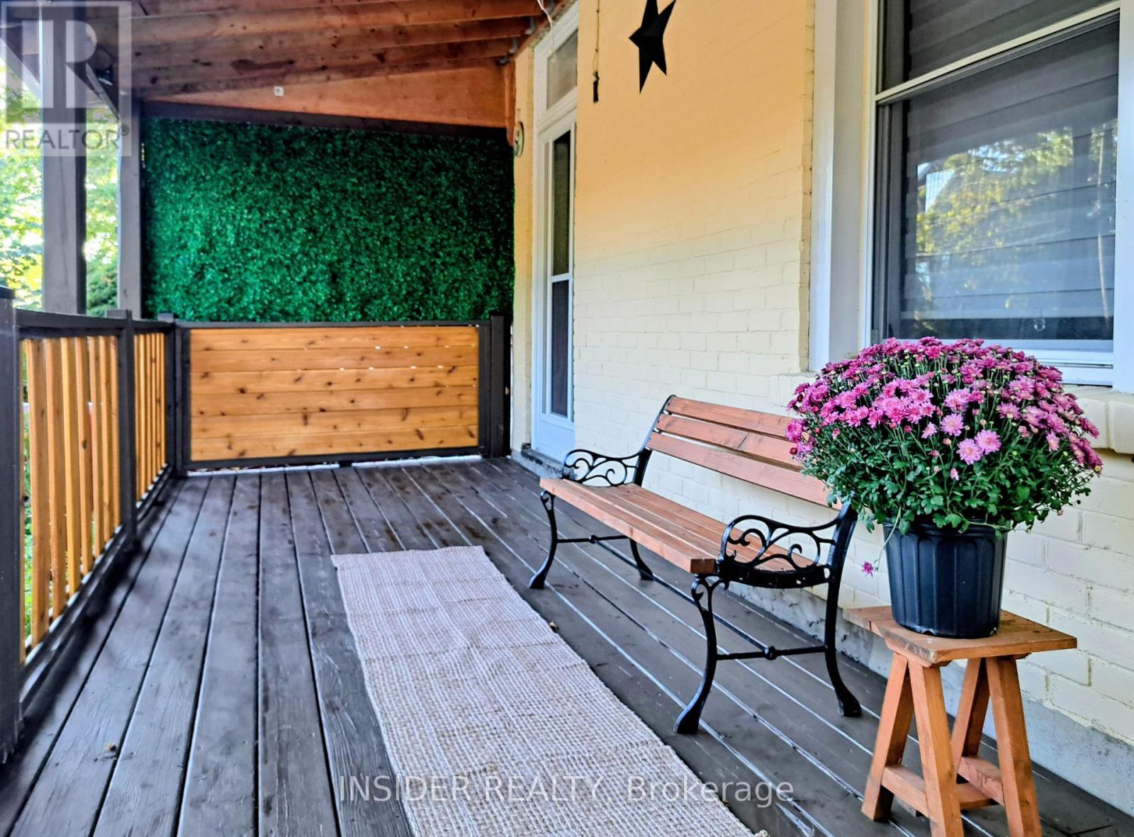 658 Brown Street, Peterborough, Ontario  K9J 4K5 - Photo 2 - X12436286