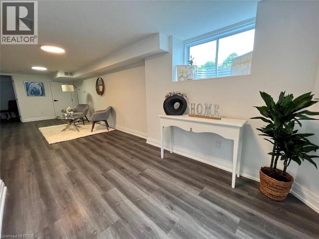 448 West Street Unit# Lower, Brantford, Ontario  N3R 3W3 - Photo 6 - 40775065