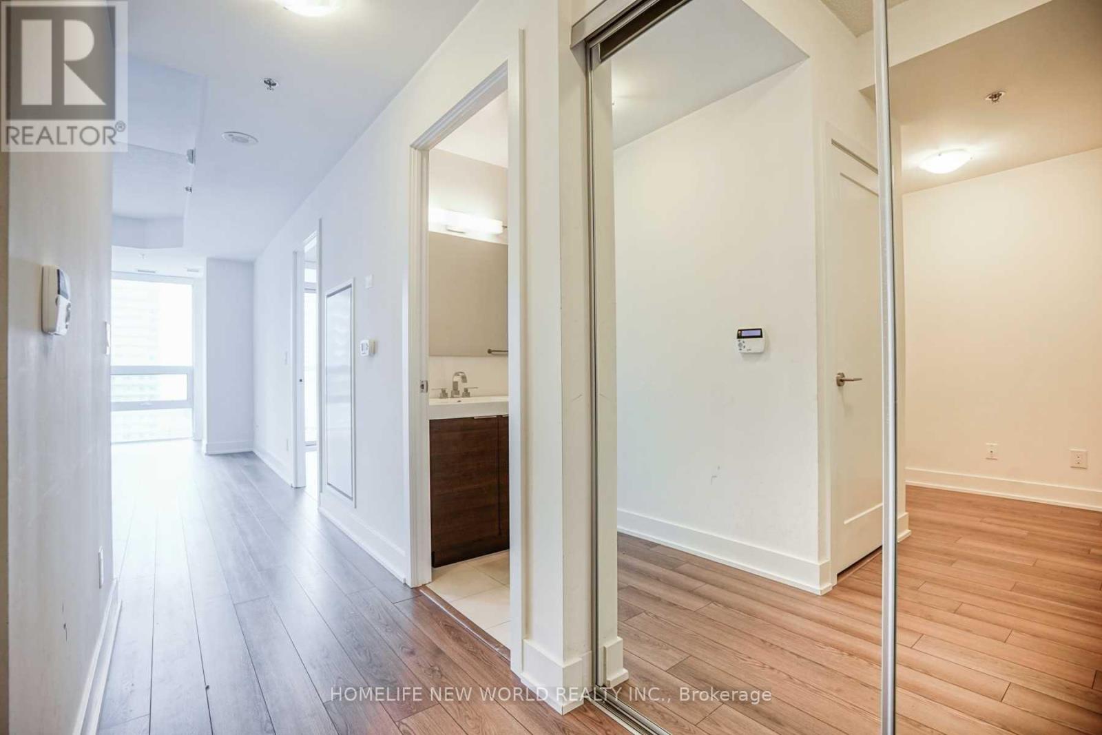 2708 - 318 Richmond Street W, Toronto, Ontario  M5V 0B4 - Photo 4 - C12436367