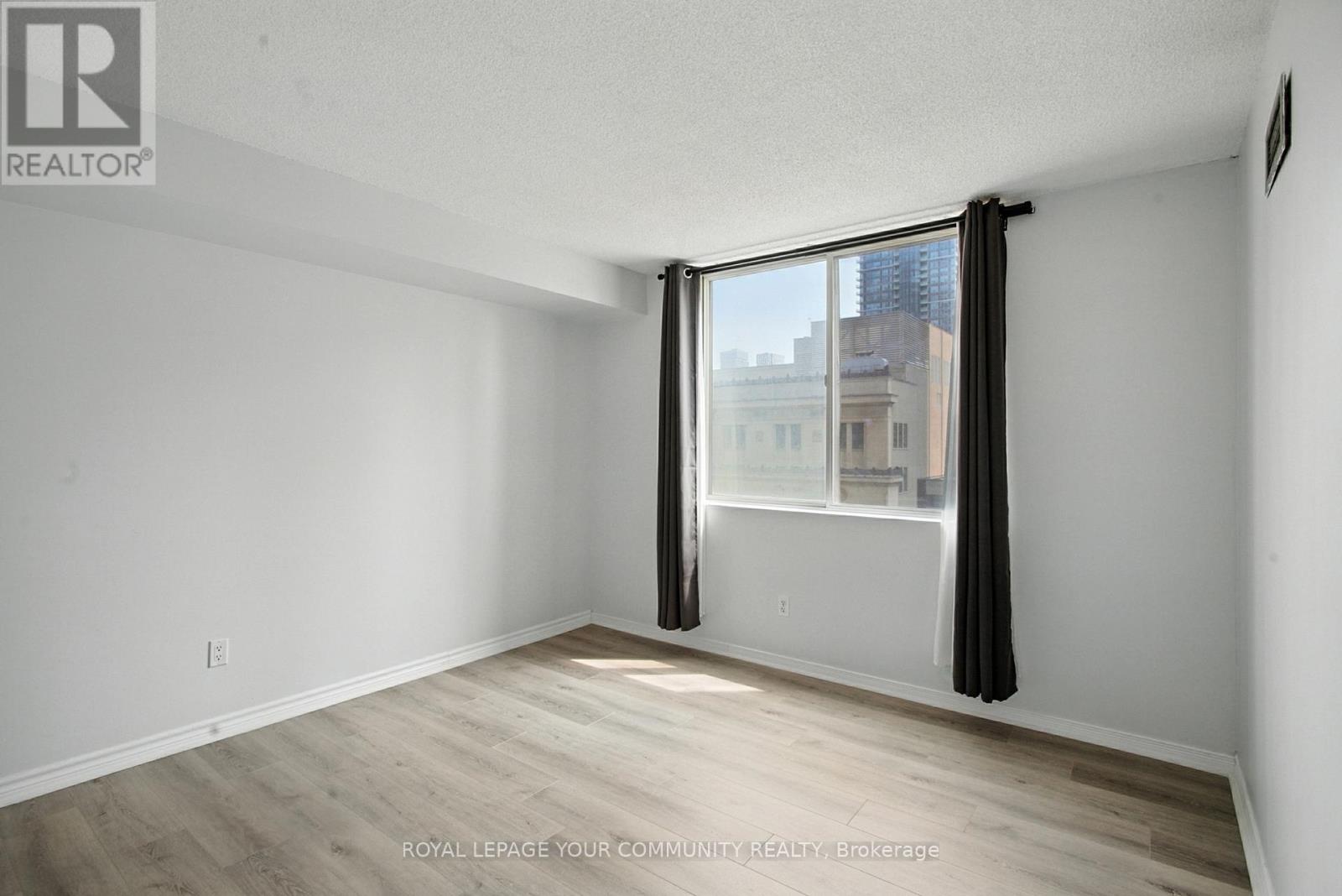 1103 - 25 Grenville Street, Toronto, Ontario  M4Y 2X5 - Photo 6 - C12436404
