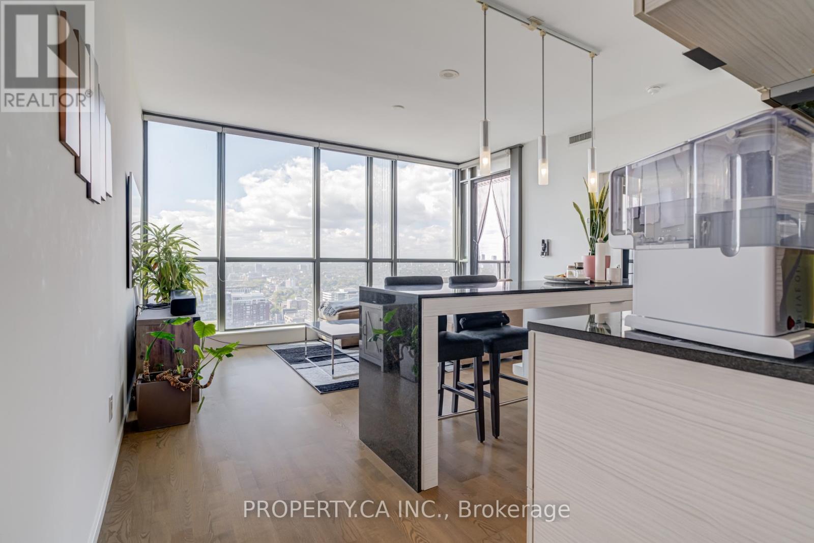 3207 - 8 CHARLOTTE STREET, Toronto, Ontario