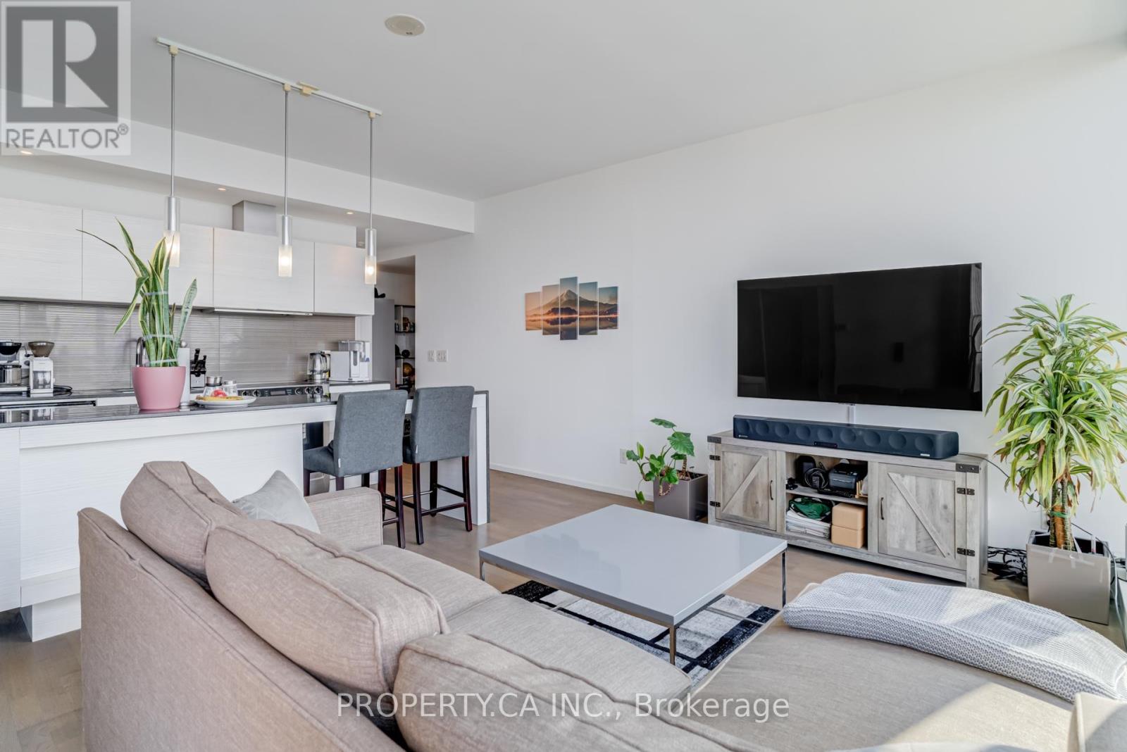 3207 - 8 Charlotte Street, Toronto, Ontario  M5V 0K4 - Photo 10 - C12436414
