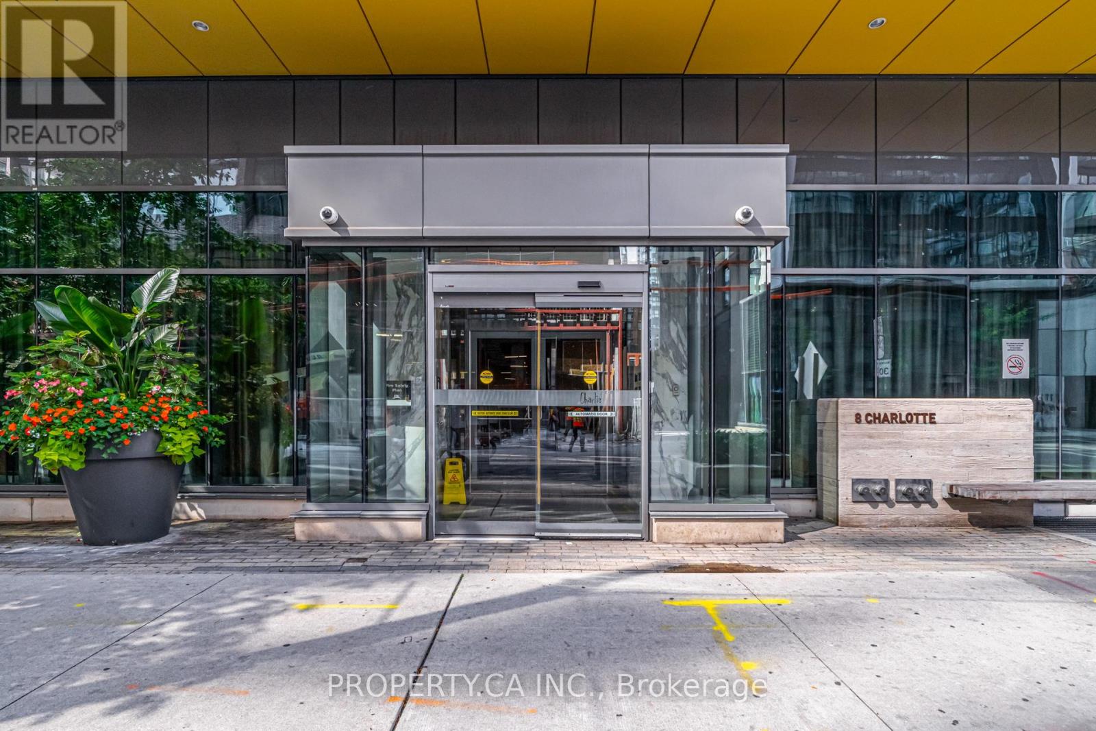 3207 - 8 Charlotte Street, Toronto, Ontario  M5V 0K4 - Photo 2 - C12436414