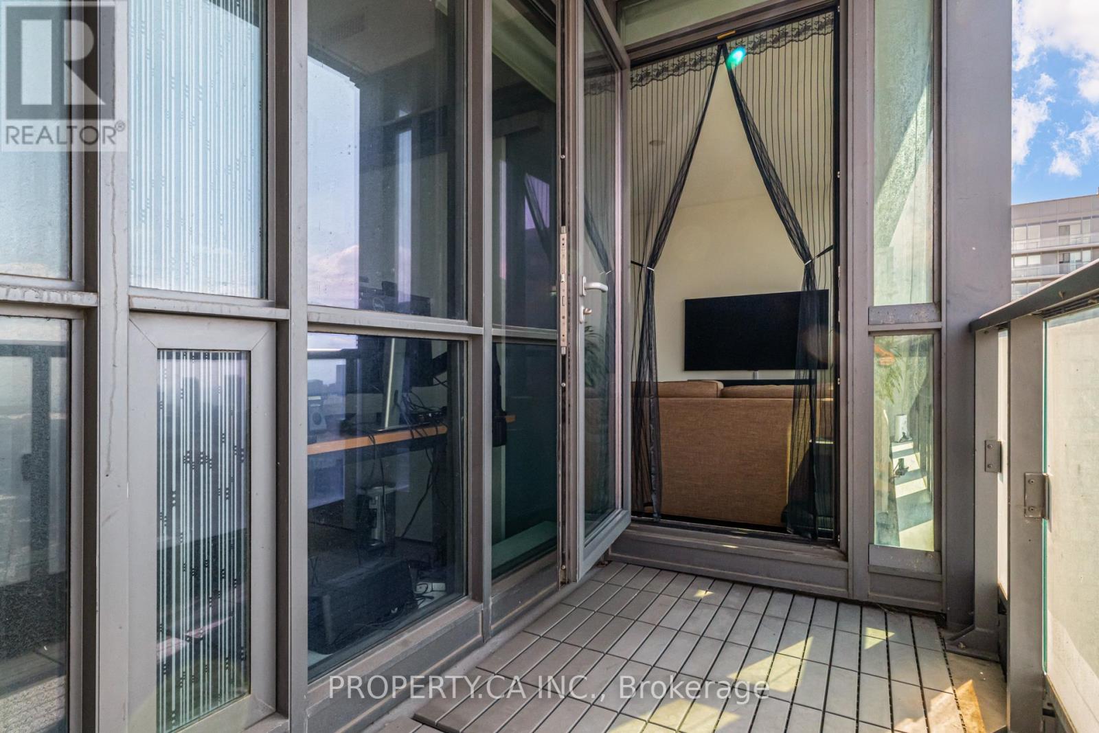 3207 - 8 Charlotte Street, Toronto, Ontario  M5V 0K4 - Photo 23 - C12436414