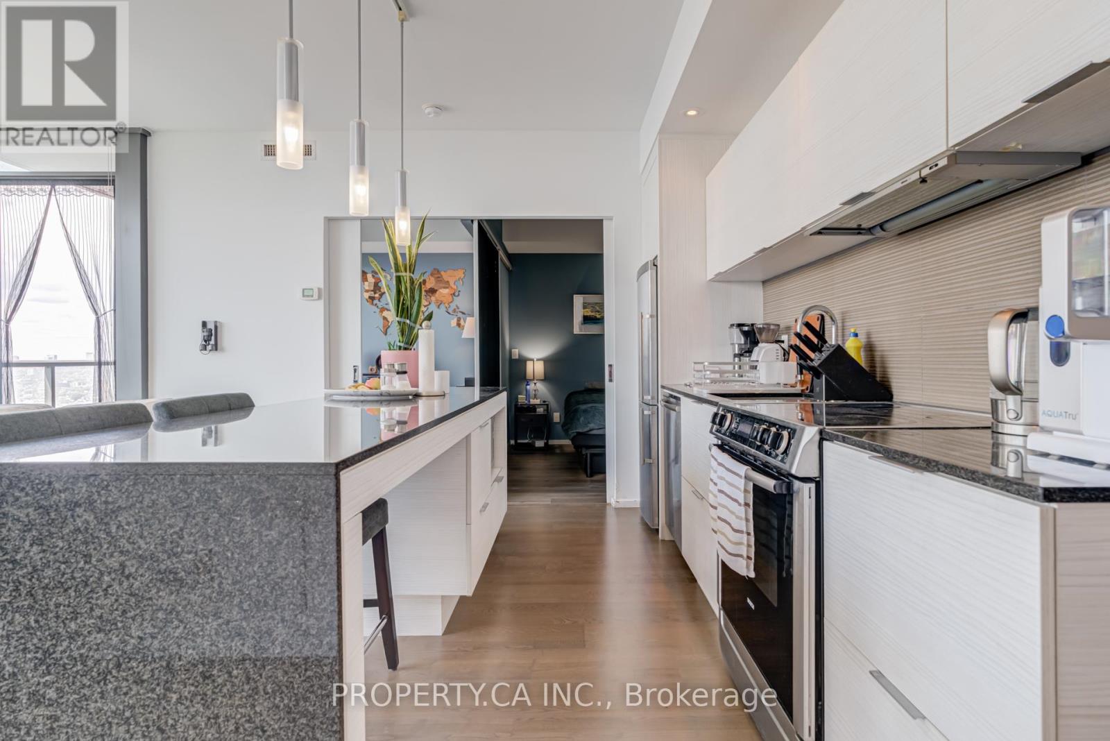 3207 - 8 Charlotte Street, Toronto, Ontario  M5V 0K4 - Photo 6 - C12436414
