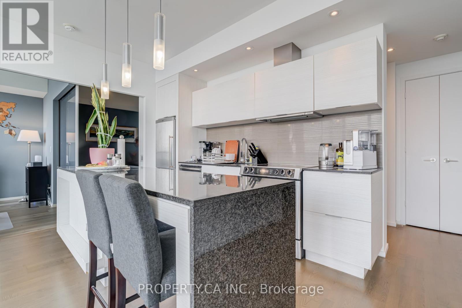 3207 - 8 Charlotte Street, Toronto, Ontario  M5V 0K4 - Photo 7 - C12436414