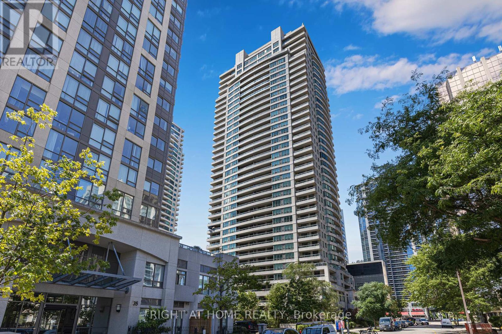 503 - 23 HOLLYWOOD AVENUE, Toronto, Ontario