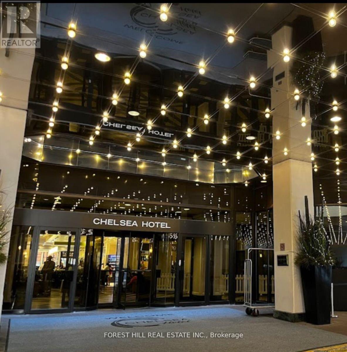 Chelsea Hotel (Monarchs) - 33 Gerrard Street W, Toronto, Ontario  M5G 1Z4 - Photo 3 - C12436428