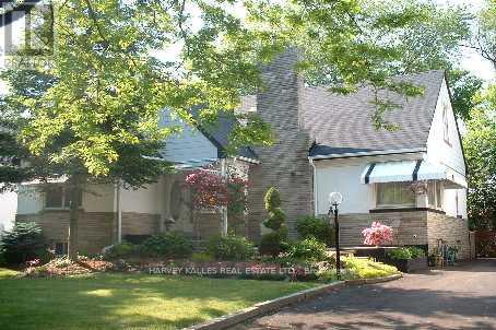 250 BOGERT AVENUE, Toronto, Ontario
