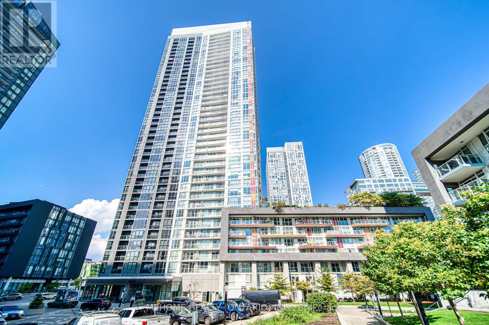 706 - 85 Queens Wharf Road, Toronto, Ontario  M5V 0J9 - Photo 2 - C12436480