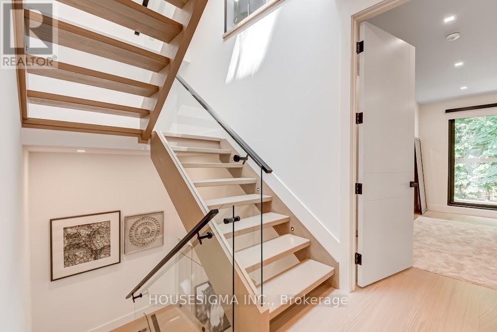 188 Duplex Avenue, Toronto, Ontario  M5P 2A9 - Photo 31 - C12436503