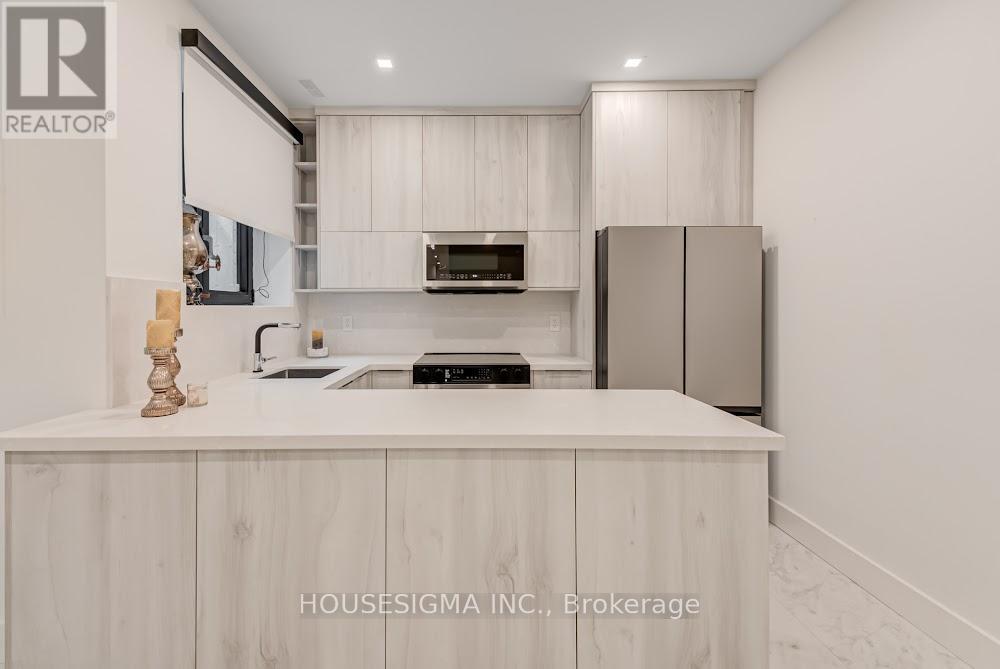 188 Duplex Avenue, Toronto, Ontario  M5P 2A9 - Photo 41 - C12436503