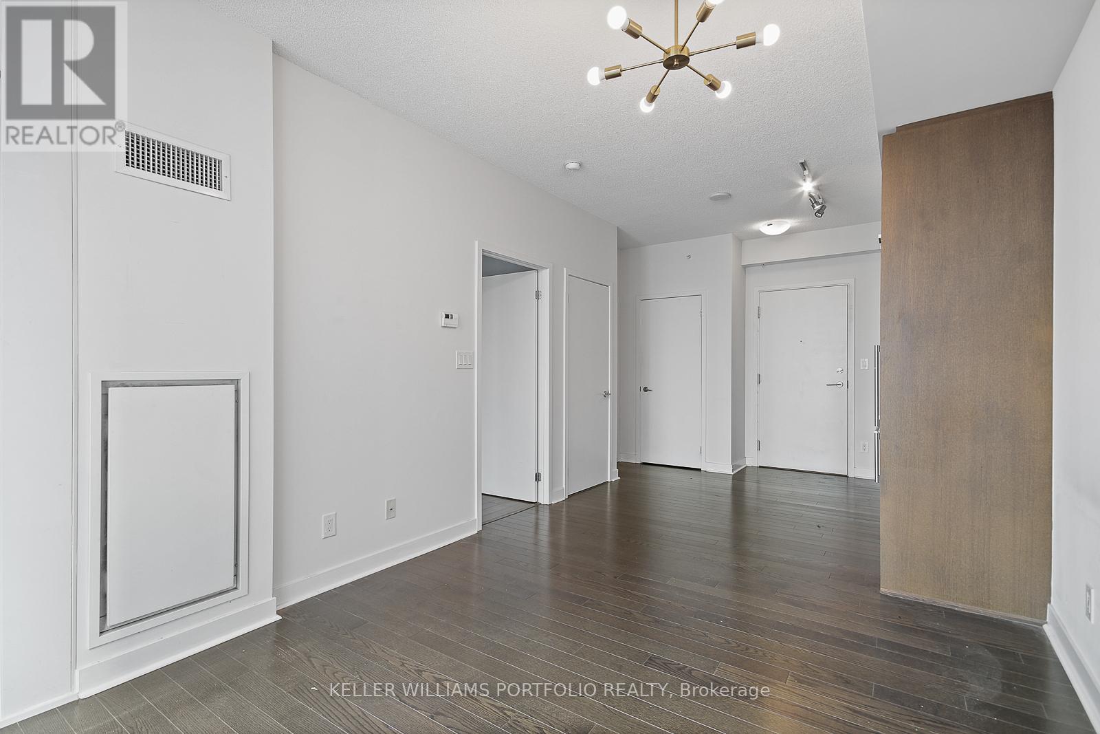 3411 - 295 Adelaide Street W, Toronto, Ontario  M5V 0L4 - Photo 12 - C12436580