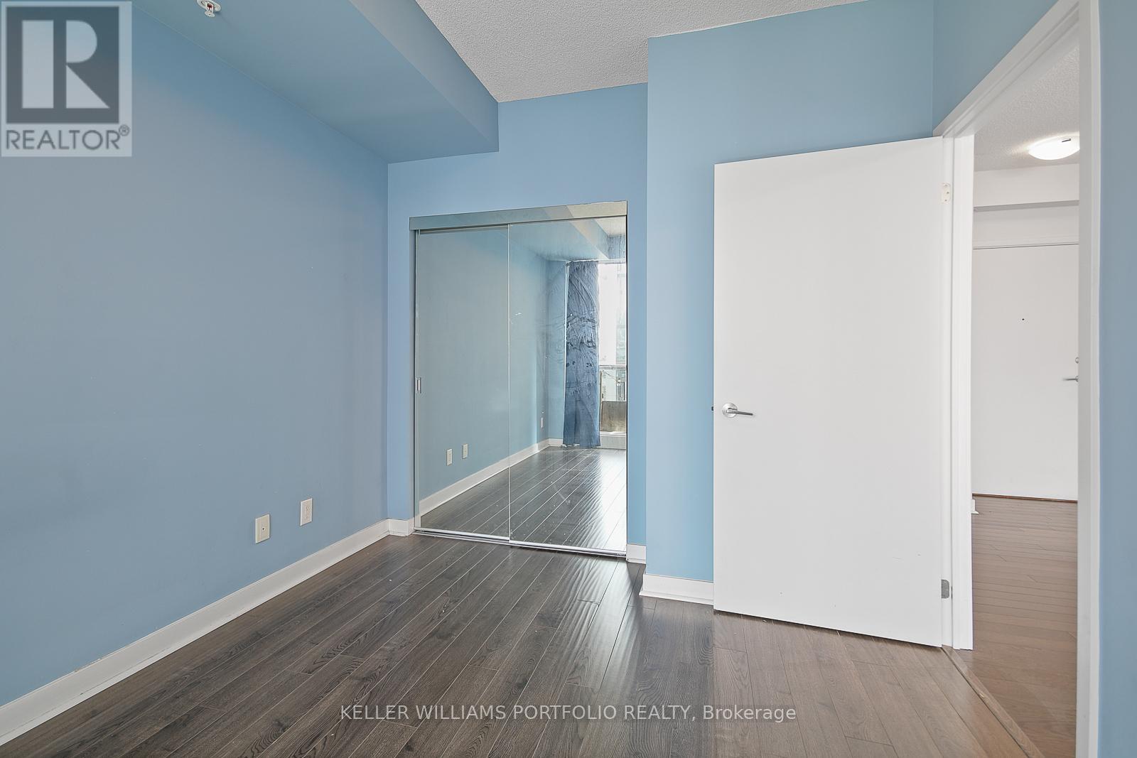 3411 - 295 Adelaide Street W, Toronto, Ontario  M5V 0L4 - Photo 16 - C12436580