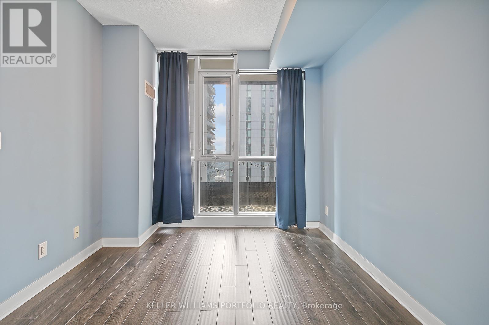 3411 - 295 Adelaide Street W, Toronto, Ontario  M5V 0L4 - Photo 18 - C12436580
