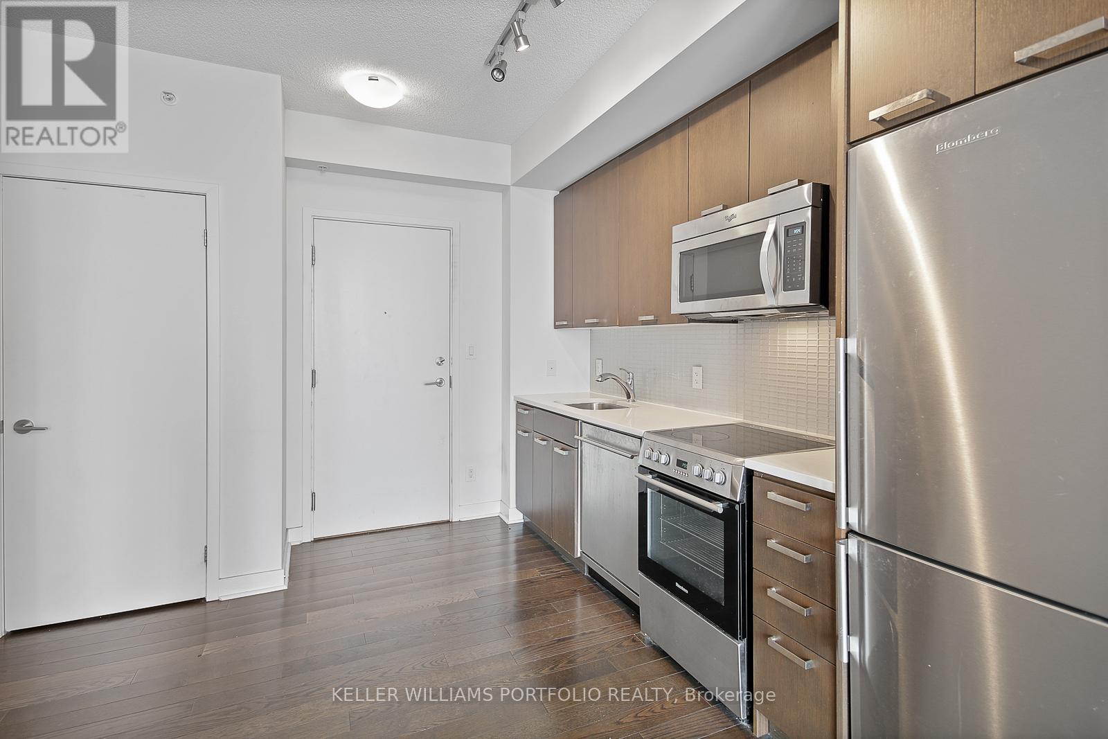 3411 - 295 Adelaide Street W, Toronto, Ontario  M5V 0L4 - Photo 7 - C12436580
